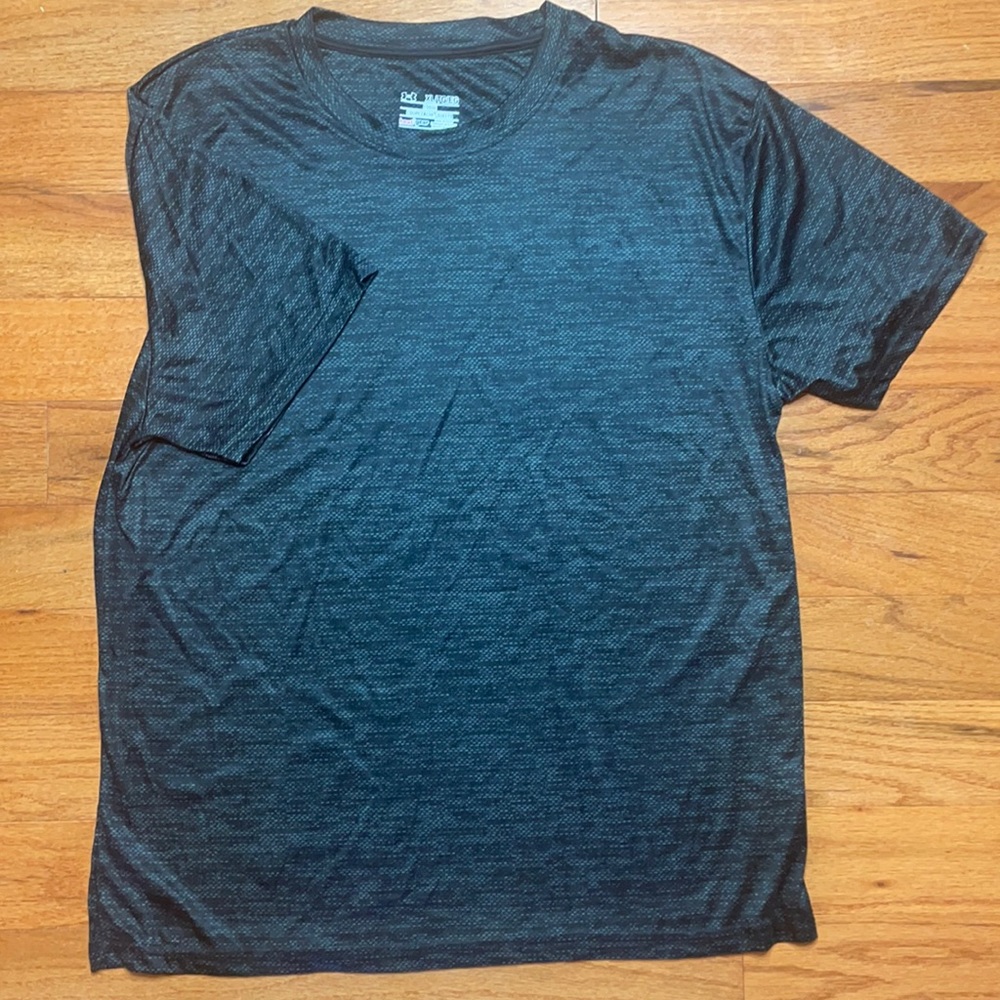 Men’s Under Amour Workout Tee XL heat gear Dri fit